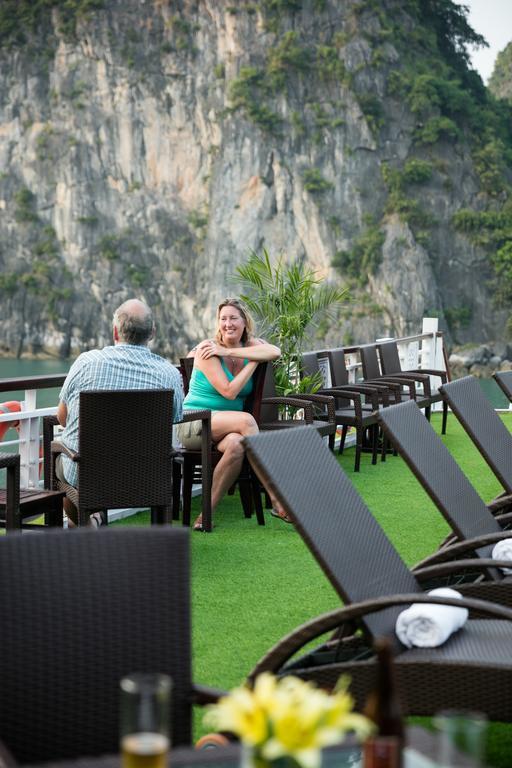 Hotel Halong Paloma Cruise à Hạ Long Extérieur photo