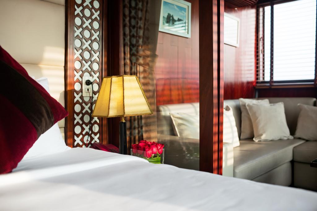 Hotel Halong Paloma Cruise à Hạ Long Extérieur photo