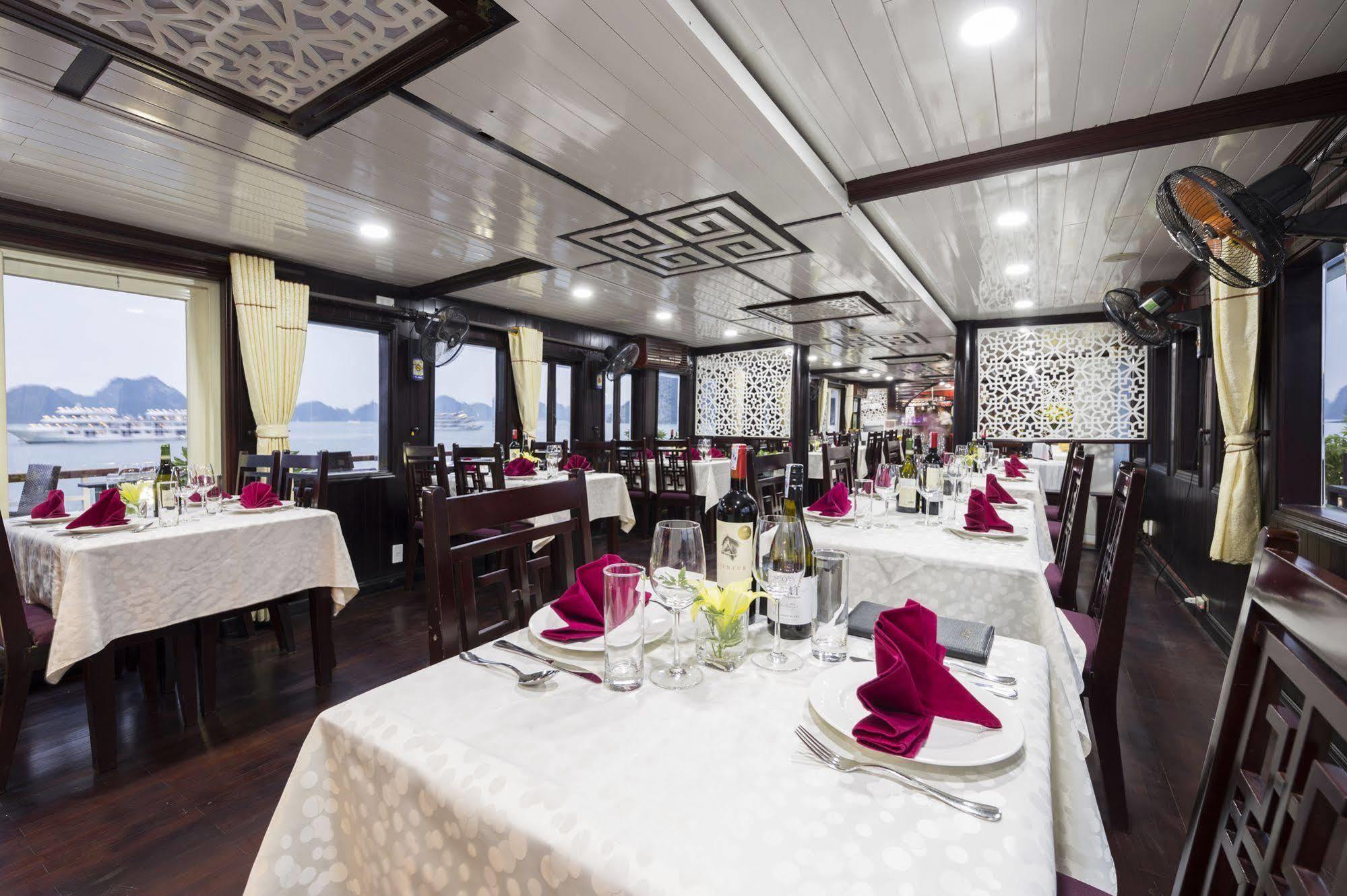 Hotel Halong Paloma Cruise à Hạ Long Extérieur photo