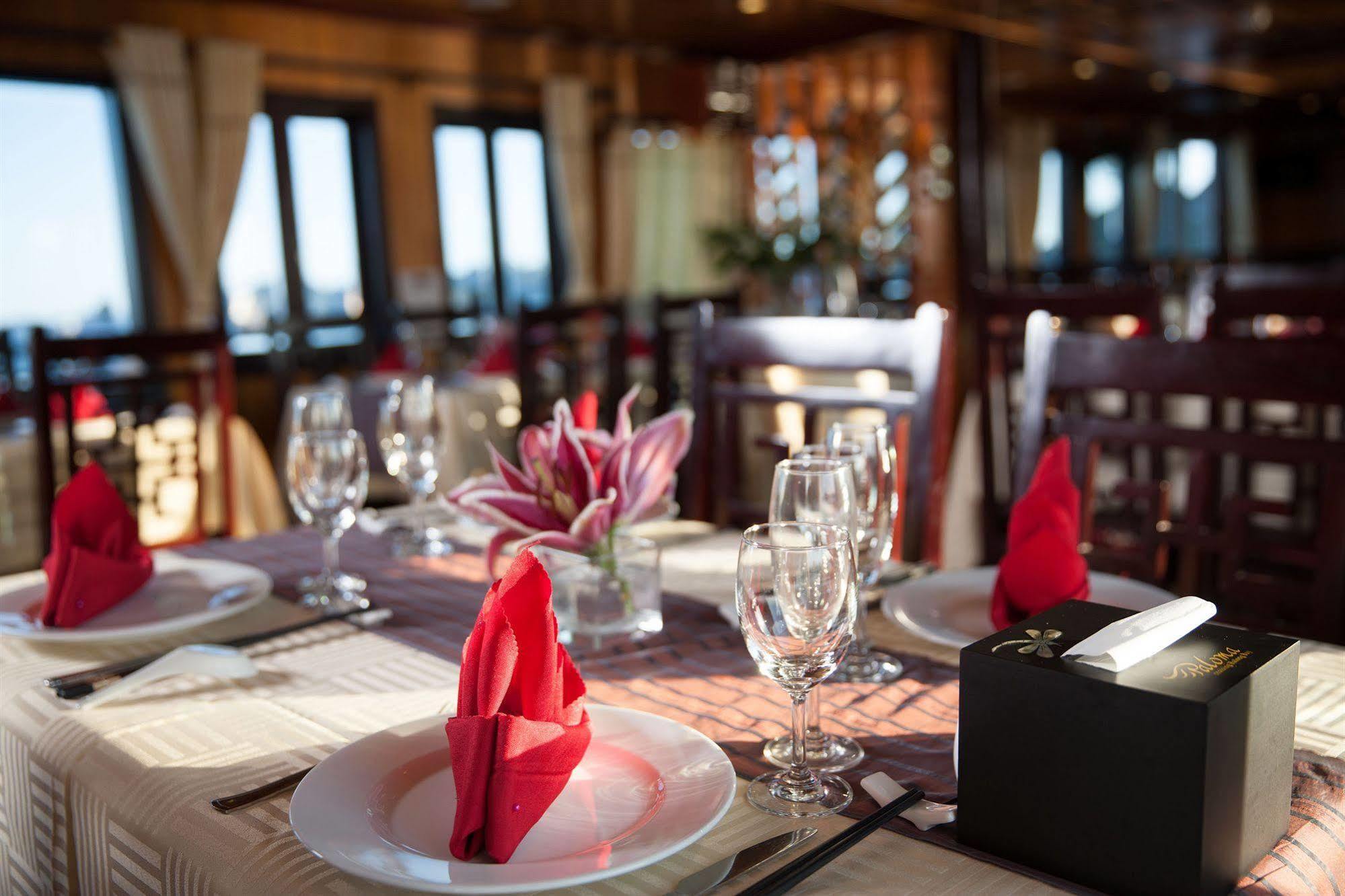 Hotel Halong Paloma Cruise à Hạ Long Extérieur photo
