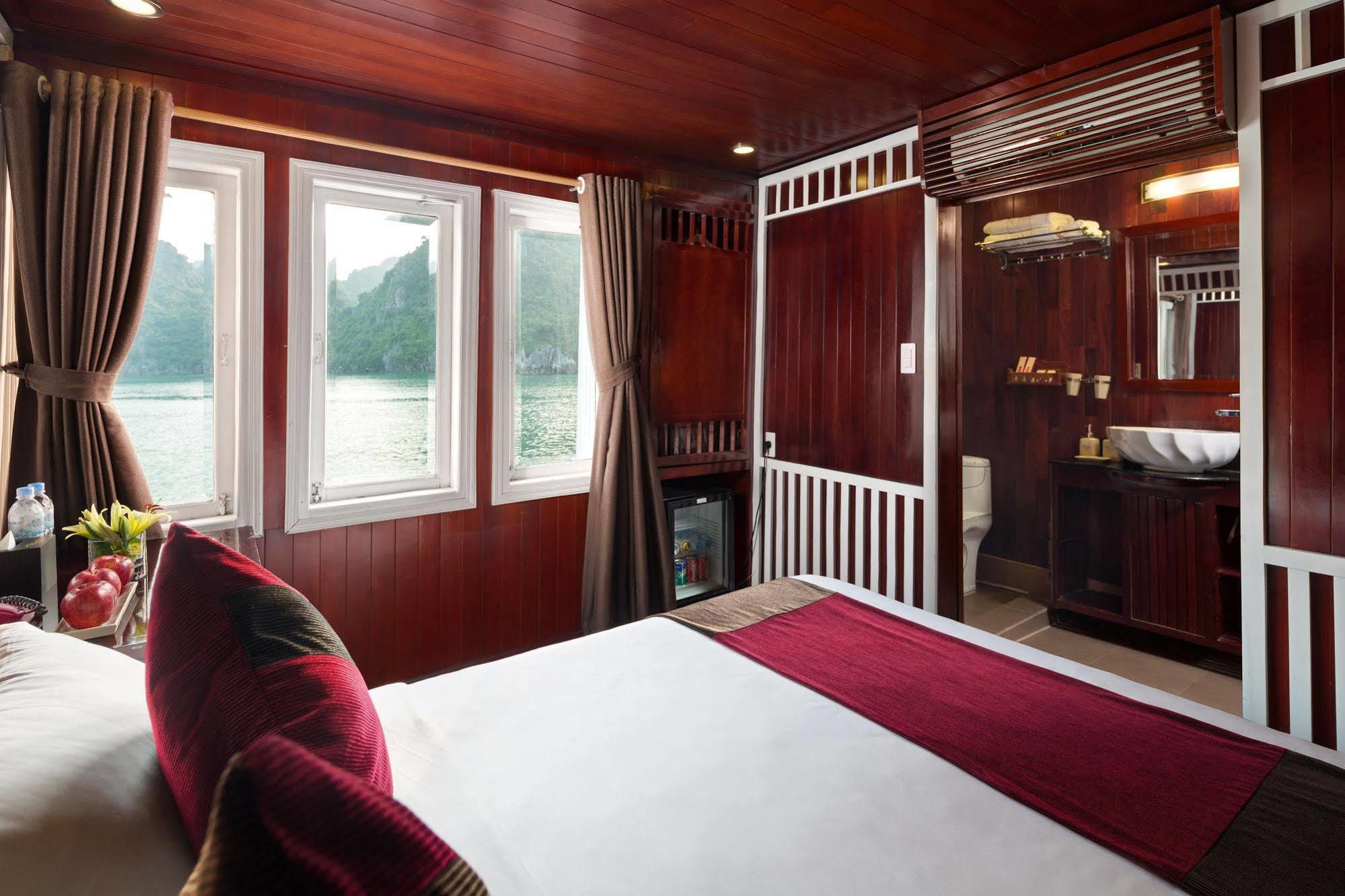 Hotel Halong Paloma Cruise à Hạ Long Extérieur photo